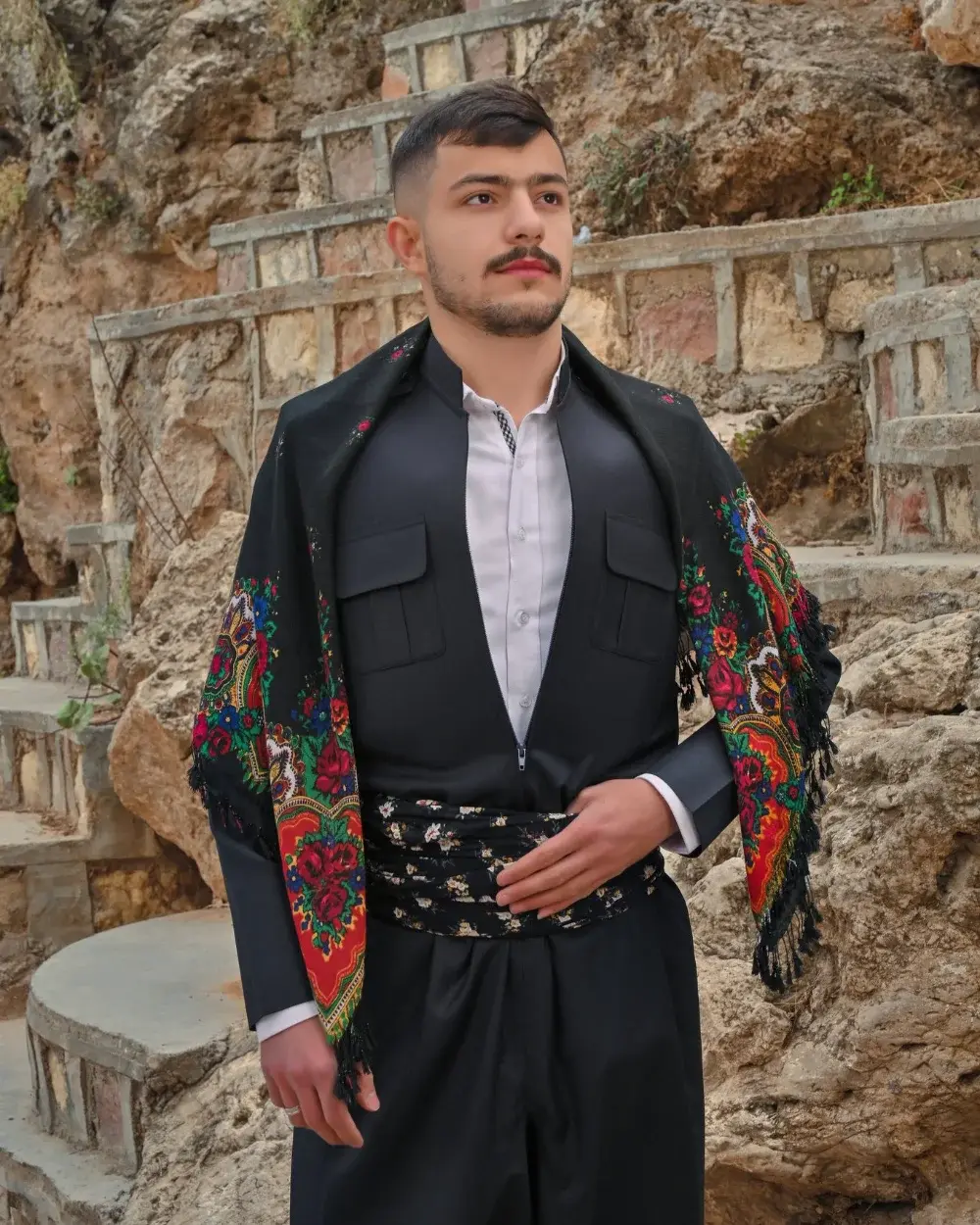 Sîpan – kurdischer Anzug Italy