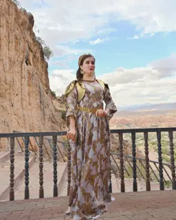 Kurdisches Kleid -Eyşana Elî 1