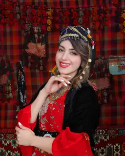 بوليرو كردي أسود من المخمل 3